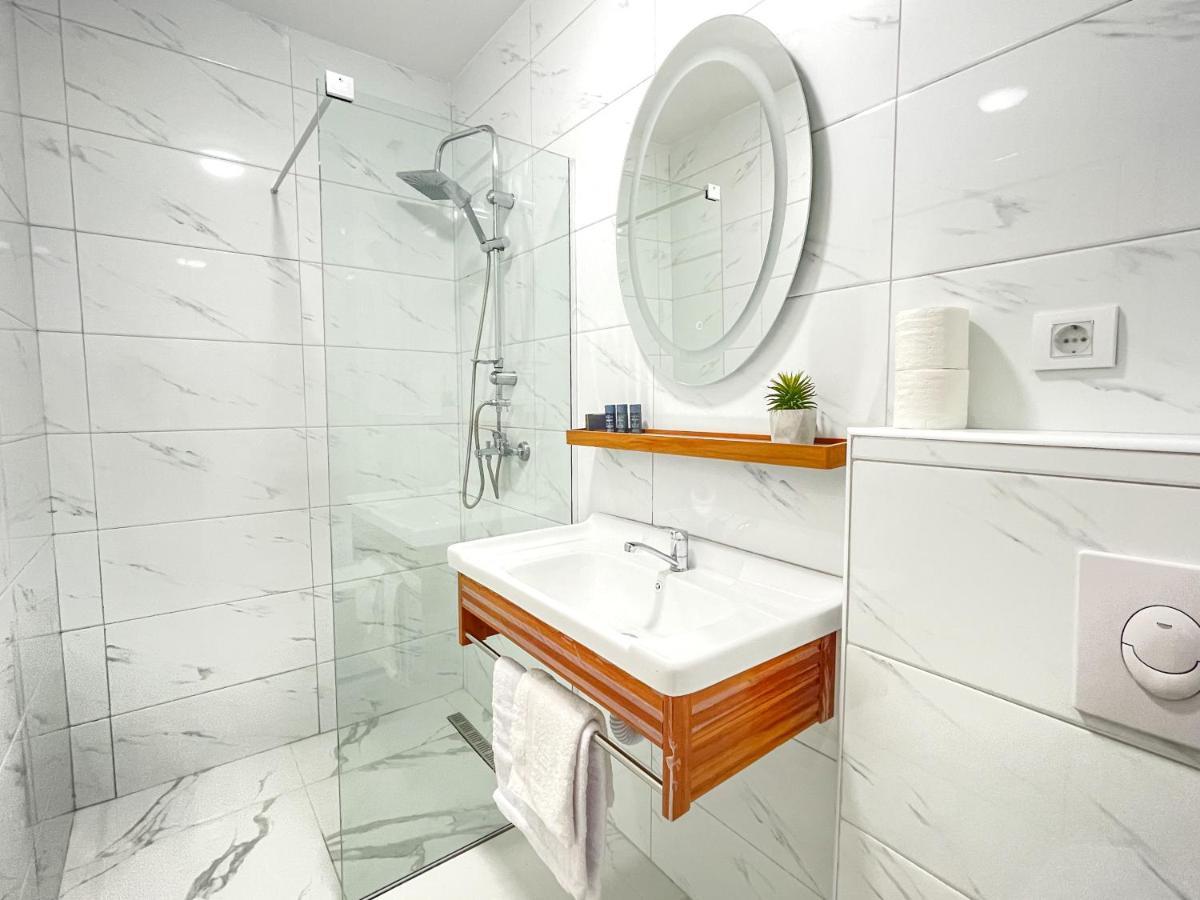 Hotel Xelent Ulcinj Zewnętrze zdjęcie